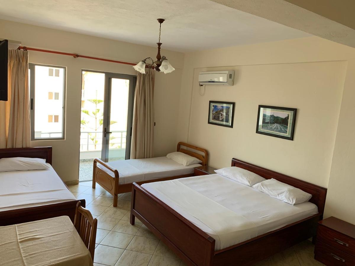The First Hotel Saranda エクステリア 写真
