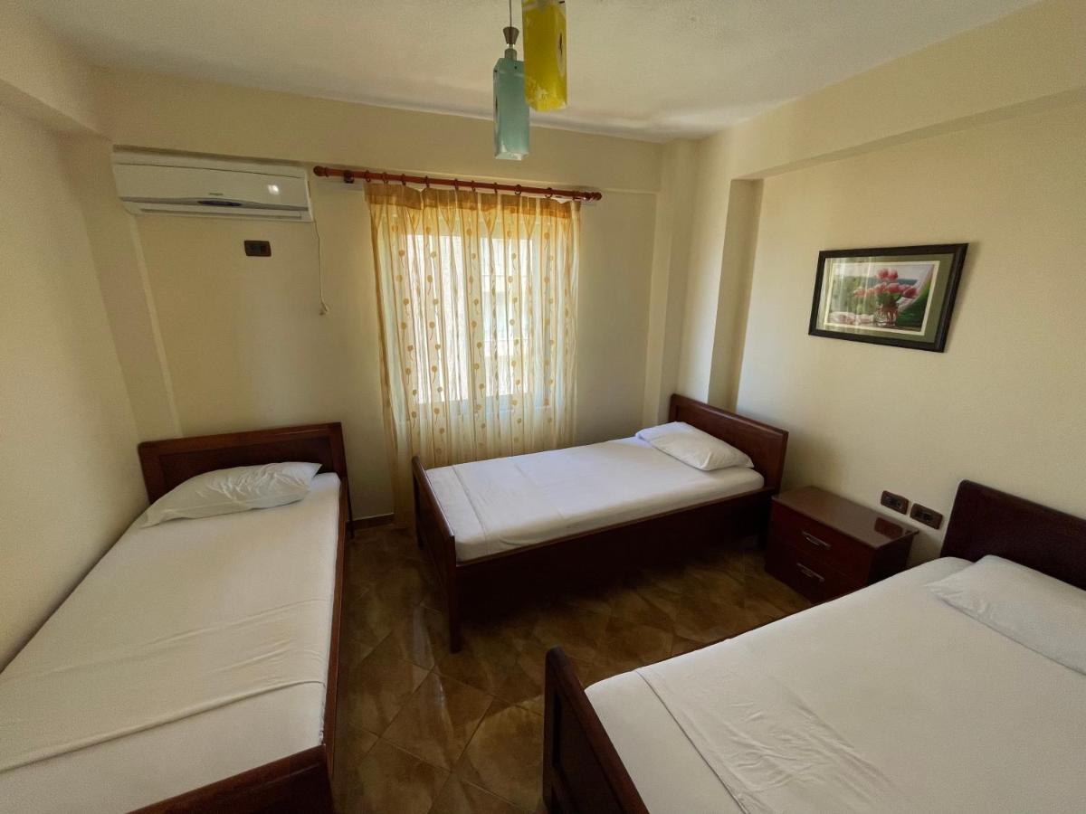 The First Hotel Saranda エクステリア 写真