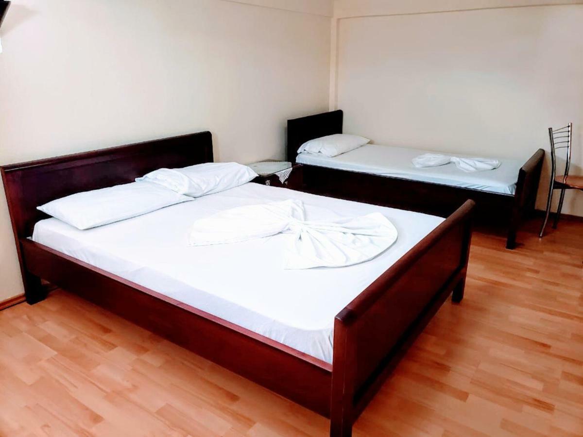 The First Hotel Saranda エクステリア 写真
