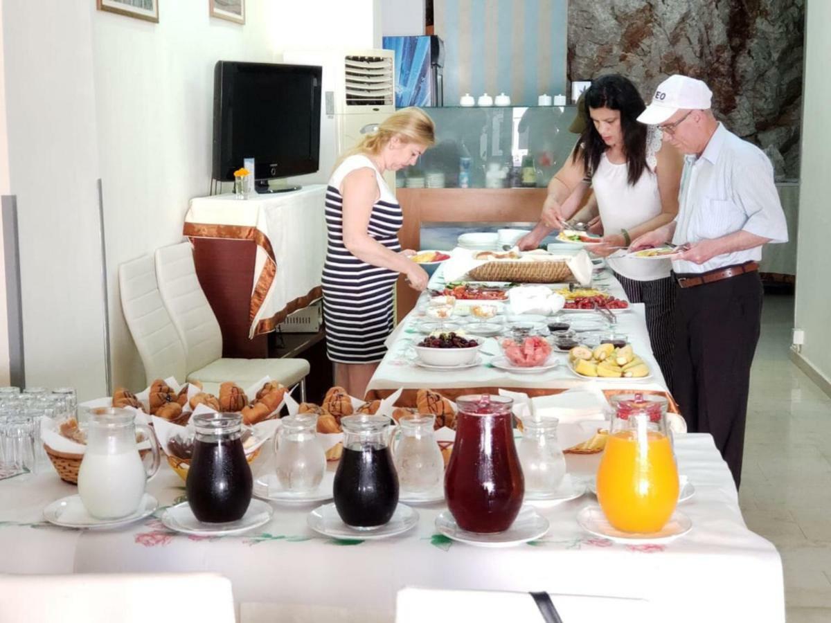 The First Hotel Saranda エクステリア 写真