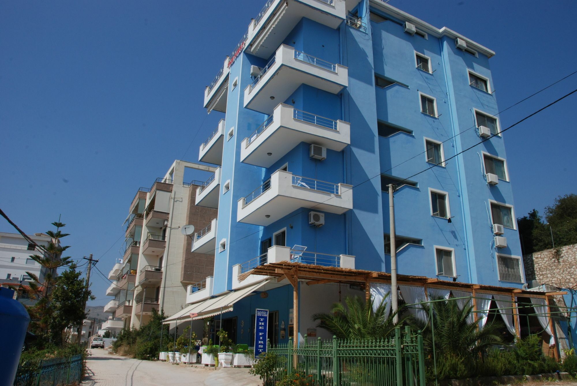 The First Hotel Saranda エクステリア 写真