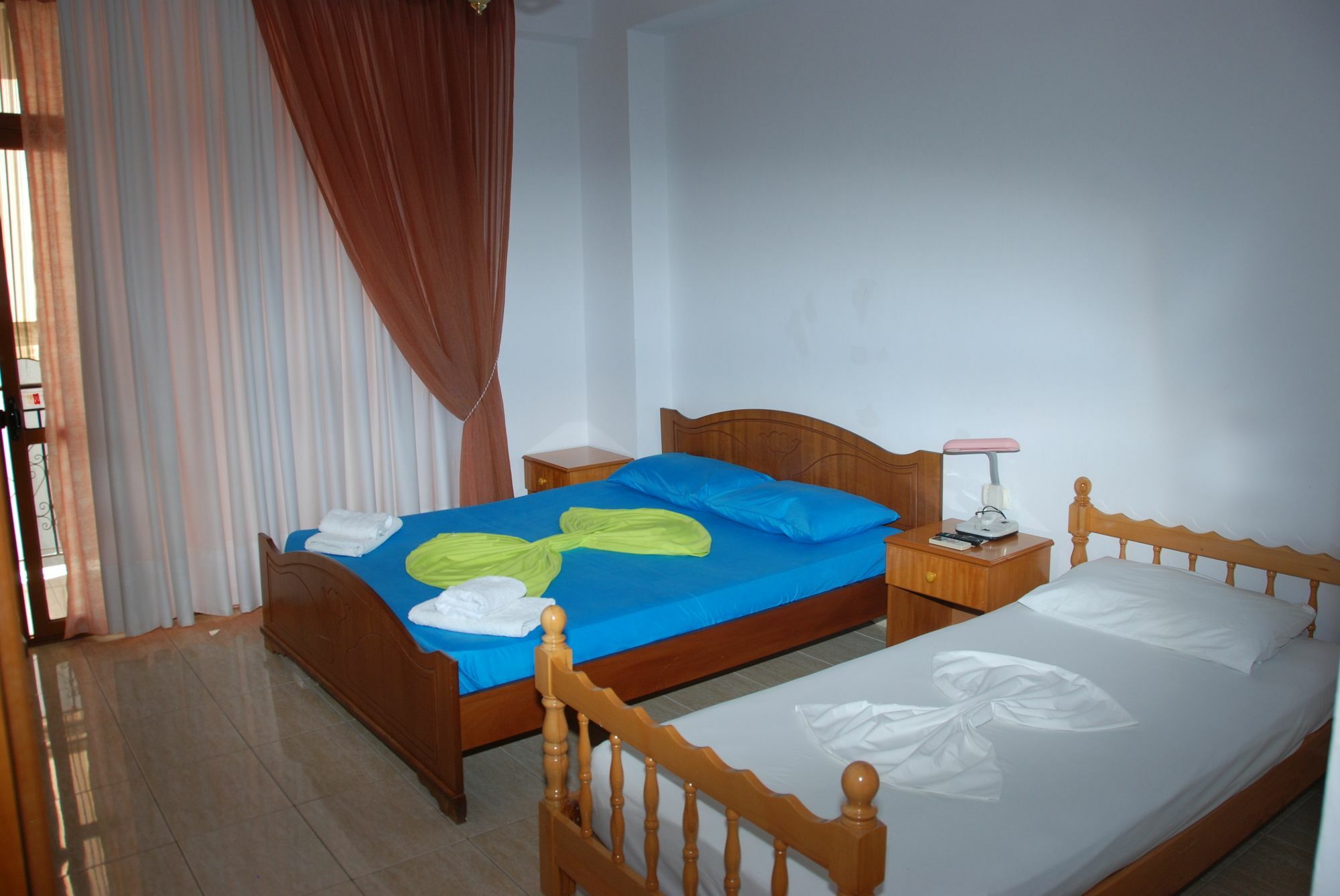 The First Hotel Saranda エクステリア 写真